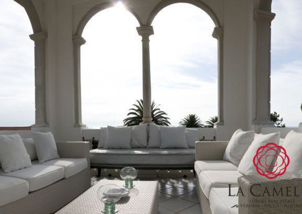 Villa  in casa vacanza  500 m² ottime condizioni, Forte dei Marmi, località Centrale