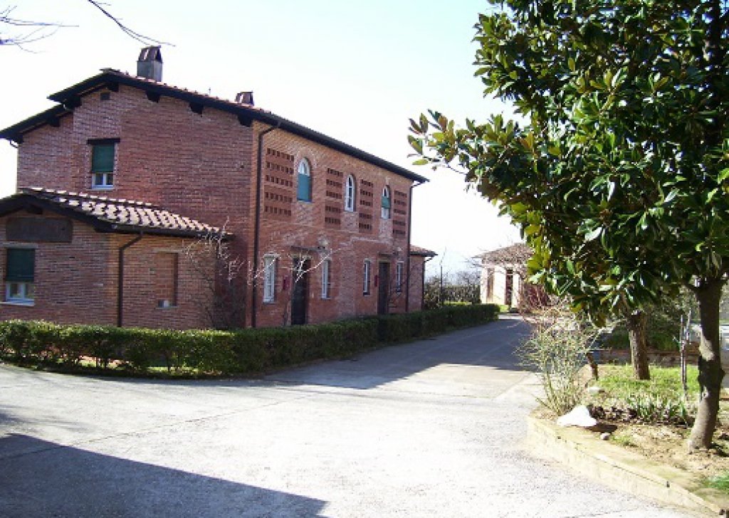 Agriturism / B&B for sale  1000 sqm excellent conditions, Capannori, locality Segromigno
