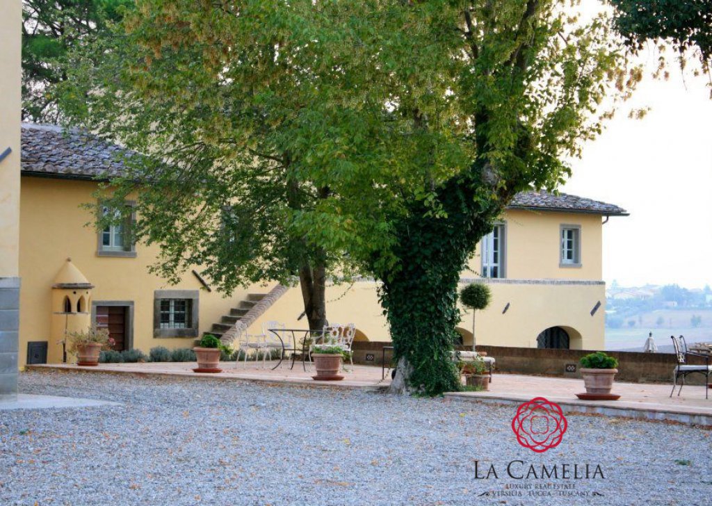 Farmhouse for holiday rentals  520 sqm excellent conditions, Cortona, locality Manzano