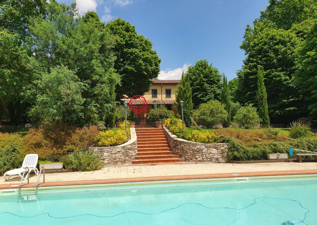 Villa  in casa vacanza  300 m², Lucca, località San Ginese