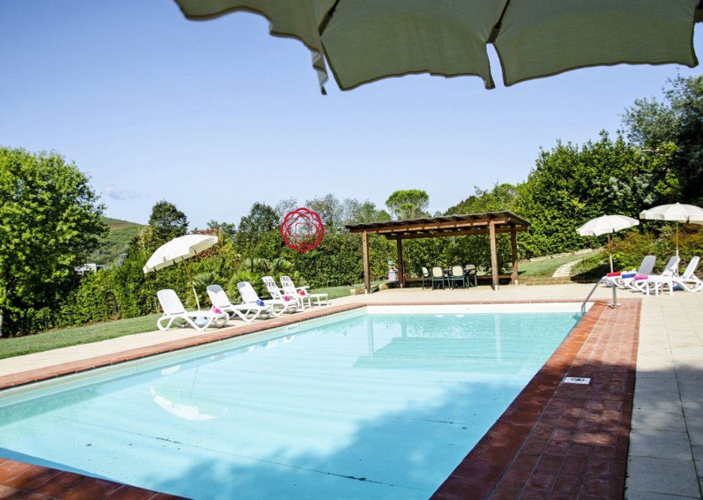 Casa Vacanza Villa  Lucca - Villa I Tigli - villa padronale con piscina - Affitti settimanali Località San Ginese
