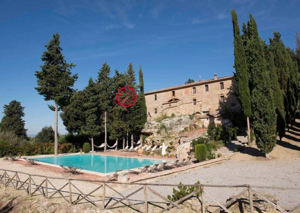 Casa Vacanza Casolare Asciano - Aia Vecchia - casolare con piscina - Affitti settimanali Località Asciano
