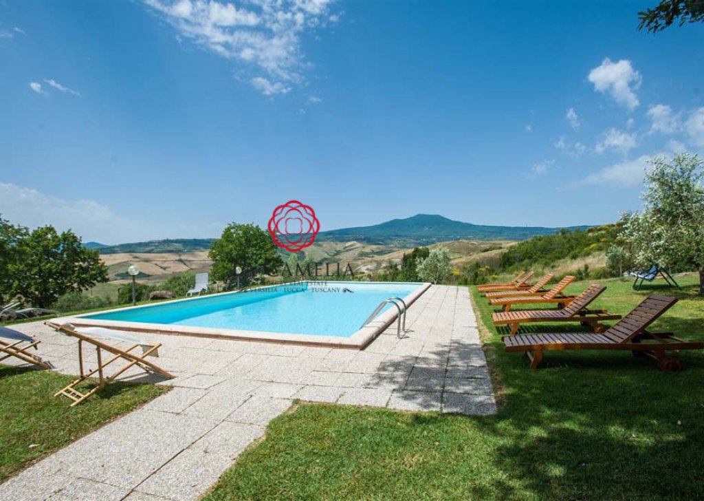 Holiday Rentals Farmhouse Radicofani - Il Cerro - Farmhouse with swimming pool - Weekly rentals Locality 