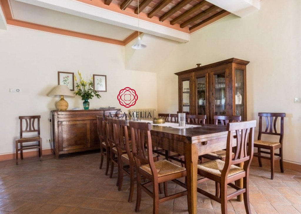 Farmhouse for holiday rentals  250 sqm, San Casciano dei Bagni, locality Palazzone