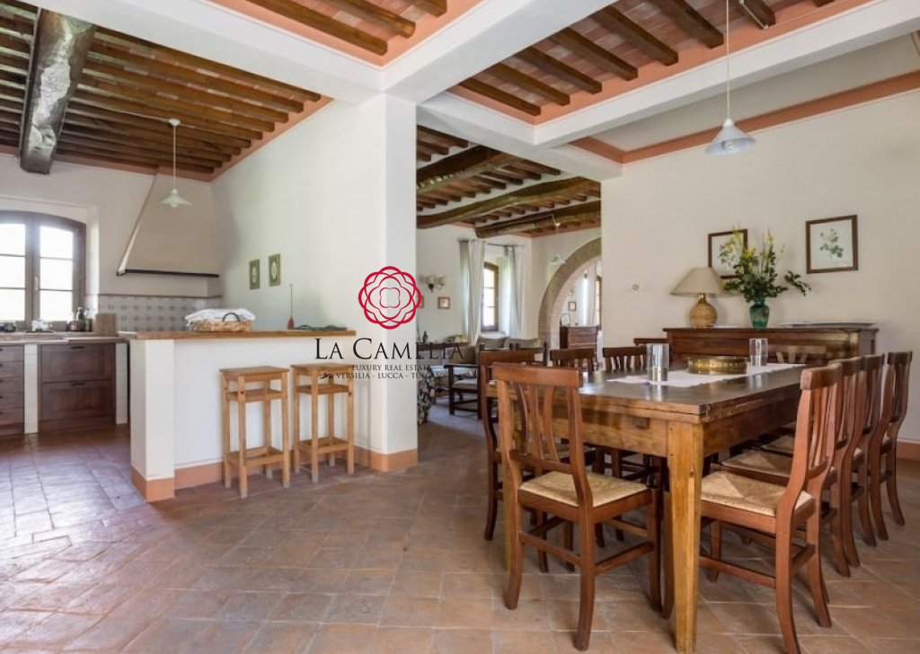 Farmhouse for holiday rentals  250 sqm, San Casciano dei Bagni, locality Palazzone