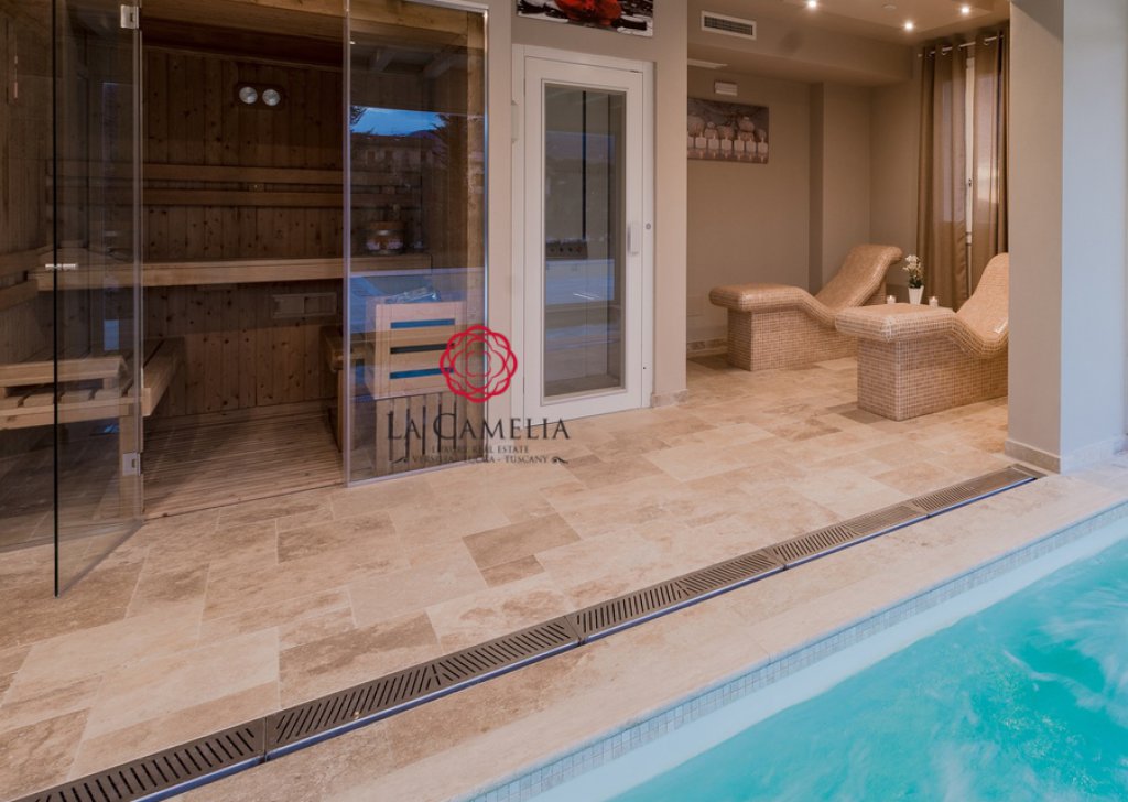 Villa for holiday rentals  300 sqm excellent conditions, Monsummano Terme