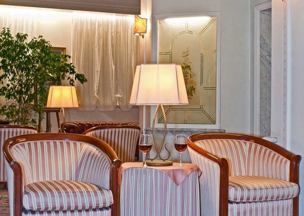 Sale Hotel  Camaiore - 3 star Hotel - 20 rooms -  seafront of Lido di Camaiore Locality 