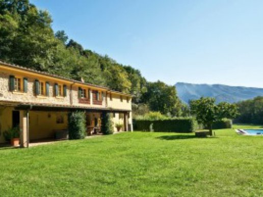 Farmhouse surrounded by the greenery of the Camaiore Hills - 1