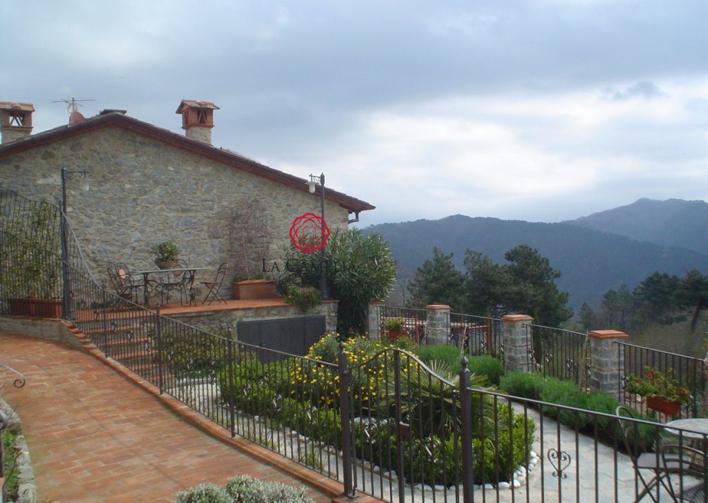 Sale Semi-detached Home Pescaglia - Hilltop Tuscan house with beautiful views - Lucca Locality 