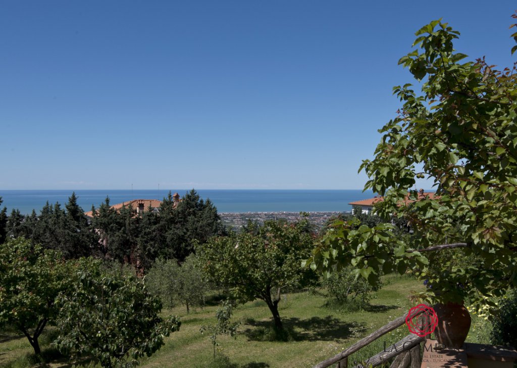 Vendita Villa  Massarosa - Villa con vista mare della Versilia Località Bargecchia