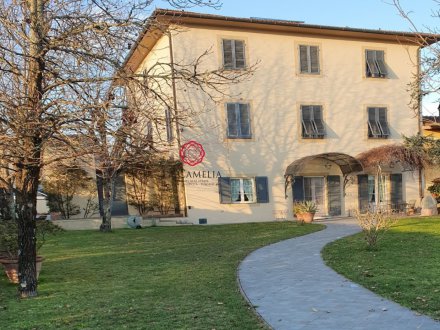 Villa Padronale con giardino a pochi km da Lucca
