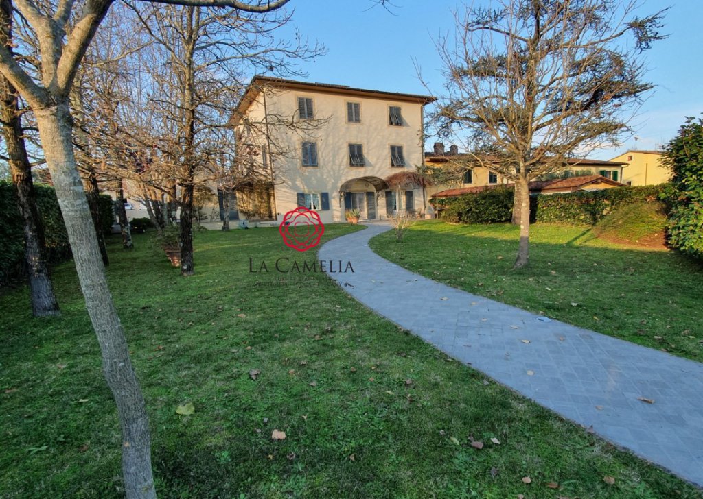 Vendita Villa  Lucca - Villa Padronale con giardino a pochi km da Lucca Località S.Alessio