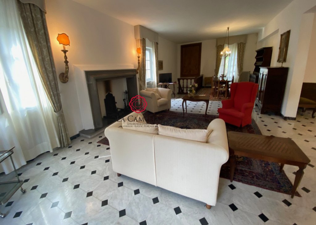 Villa  in vendita  270 m² condizioni buone, Camaiore, località Pontemazzori