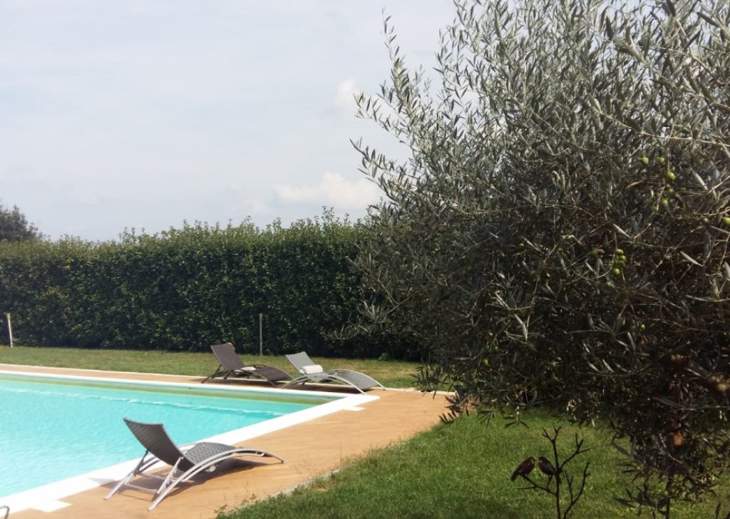 Vendita Villa  Lucca - Villa con piscina - Lucca Campagna Località S.Lorenzo a Vaccoli
