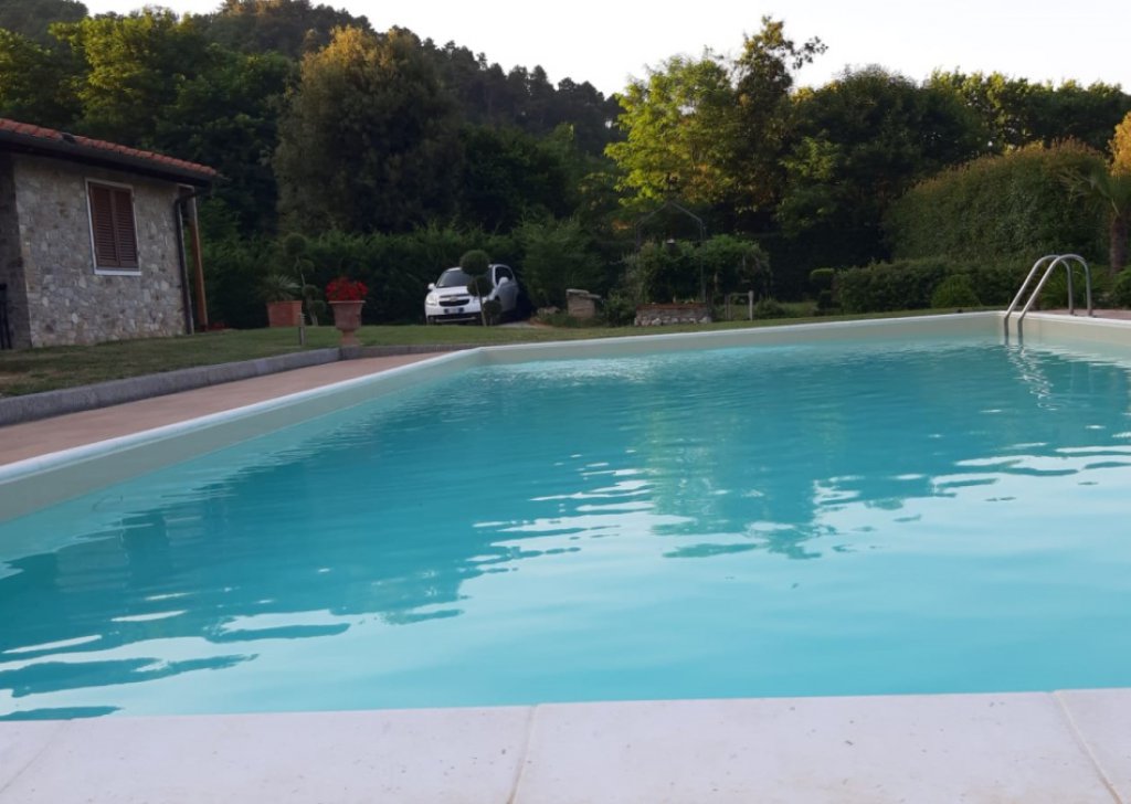 Vendita Villa  Lucca - Villa con piscina - Lucca Campagna Località S.Lorenzo a Vaccoli