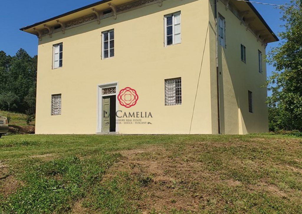 Vendita Villa  Capannori - Villa padronale da ristrutturare a pochi km da Lucca Località Campagna