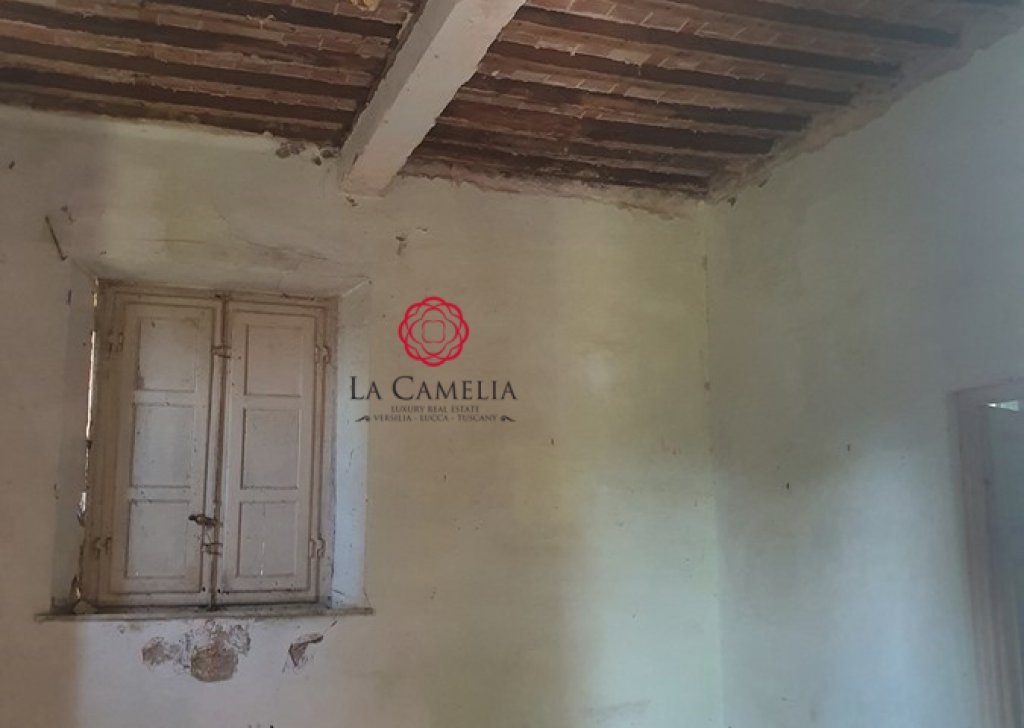 Sale Villa Capannori - Villa with garden to renovate, not far from Lucca Locality 