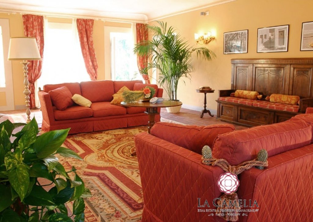 Holiday Rentals Villa Lucca - Holiday Home -  Villa Le Rose - Luxury Villa - Lucca countryside -weekly rentals Locality 