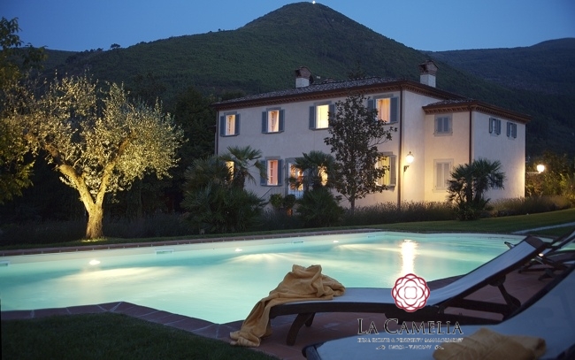 Casa Vacanza - Villa Le Rose - Villa di Lusso - campagna Lucca - affitti settimananli